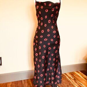 INSPIRED HEARTS BLACK DRESS WITH LIPS PRINT SMALL
